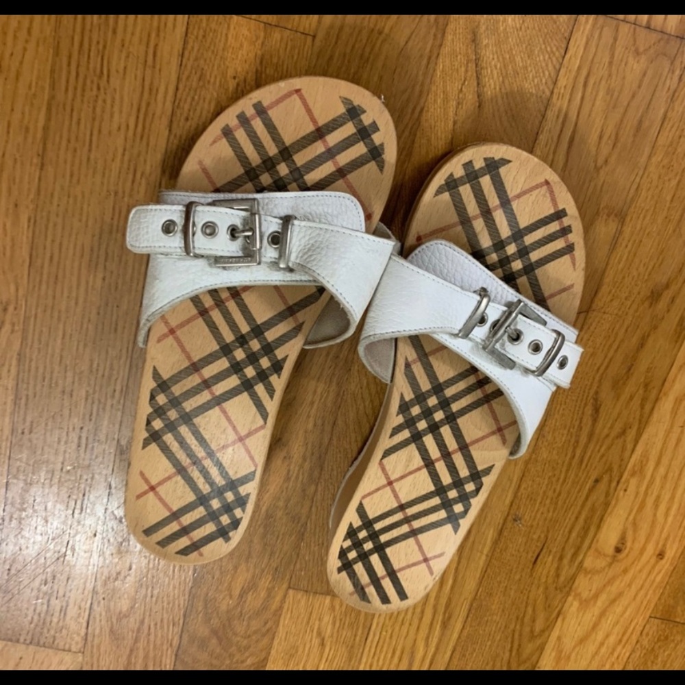 Authentic burberry slides - Picture 2 of 2